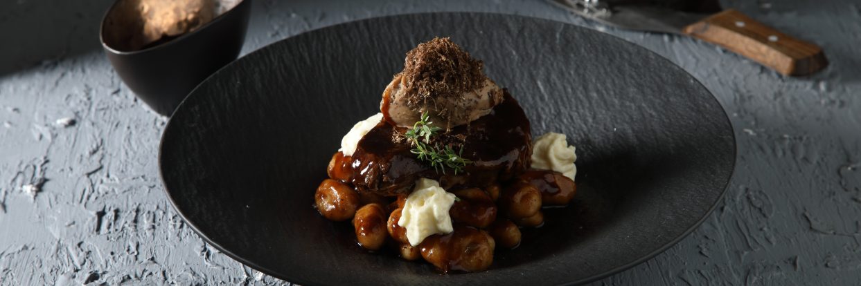 Veal cheeks with gnocchi and chestnut truffle pureé